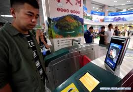 Chinas U-Bahnen nutzen Zahlungssysteme zur Gesichtserkennung trotz zunehmender Bedenken wegen der Privatsphäre