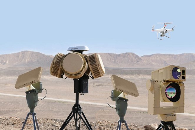 Ein israelisches Drohnenabwehrsystem mit Hochleistungs-Laserstrahl vorgeführt